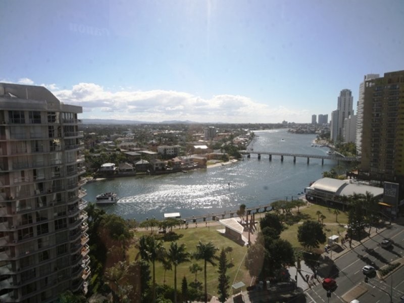 11/9 Ferny Avenue, Surfers Paradise QLD 4217