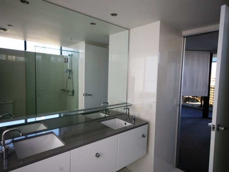 11/9 Ferny Avenue, Surfers Paradise QLD 4217