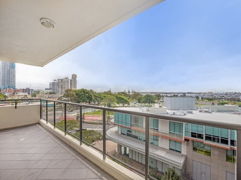 616/3 Como Crescent, Southport QLD 4215