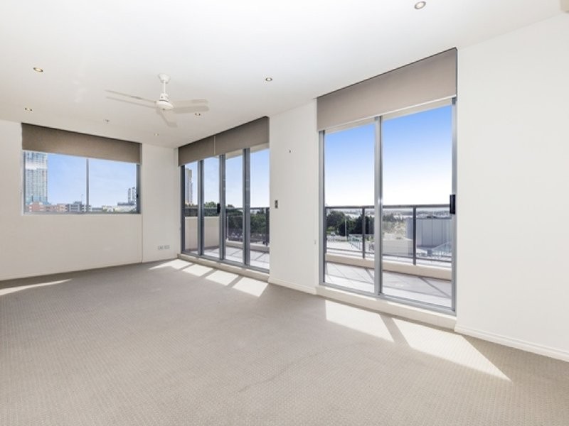 616/3 Como Crescent, Southport QLD 4215
