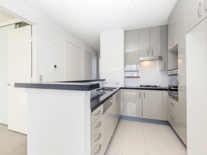 616/3 Como Crescent, Southport QLD 4215