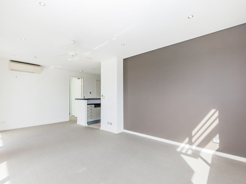 616/3 Como Crescent, Southport QLD 4215