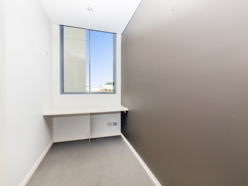 616/3 Como Crescent, Southport QLD 4215