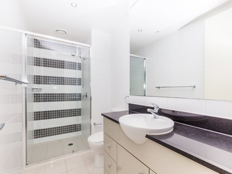 616/3 Como Crescent, Southport QLD 4215