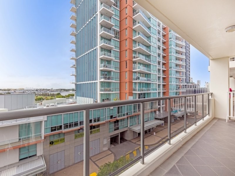 616/3 Como Crescent, Southport QLD 4215