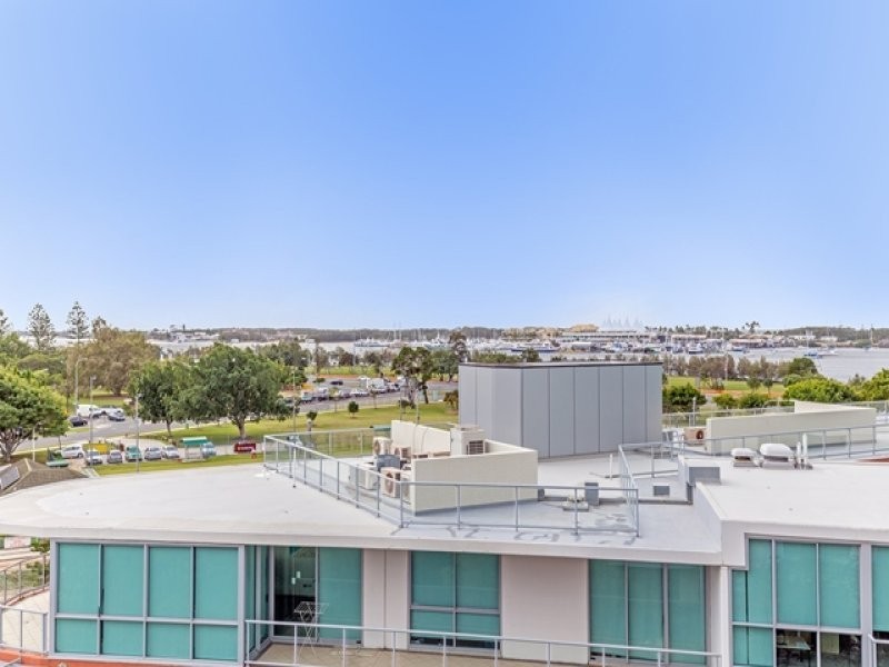 616/3 Como Crescent, Southport QLD 4215