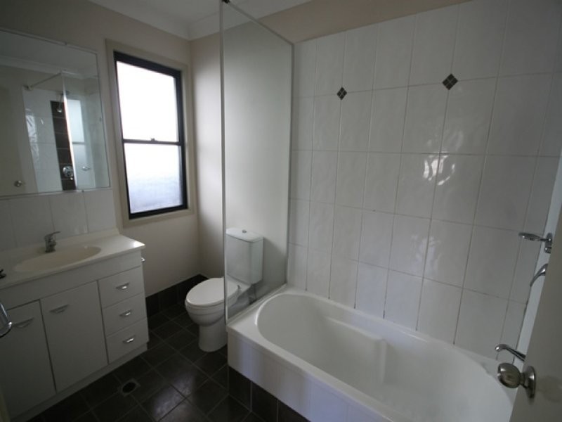 136 Pacific Pines Boulevard, Pacific Pines QLD 4211