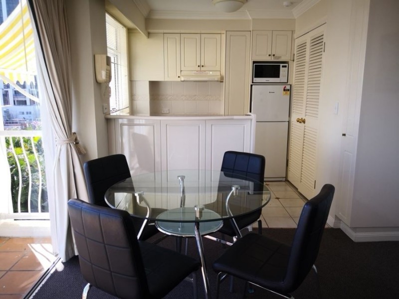 24-26 Queensland Avenue, Broadbeach QLD 4218
