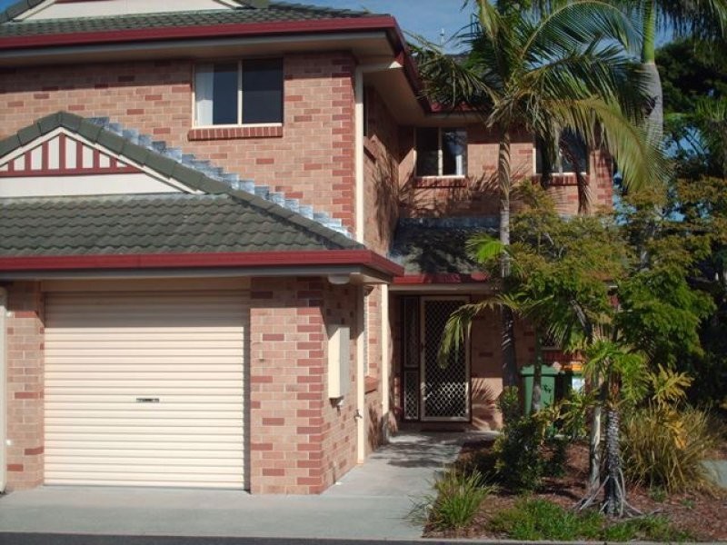 12/2 Brown Street, Labrador QLD 4215