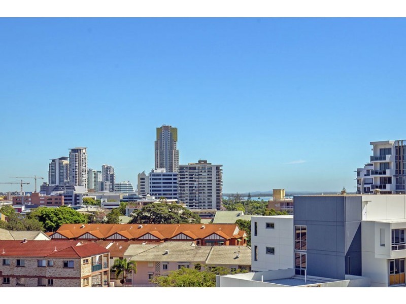 2 Aqua Street, Southport QLD 4215