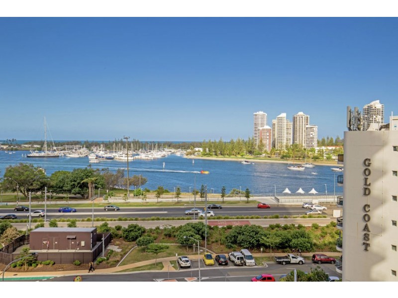 4 Como Crescent, Southport QLD 4215