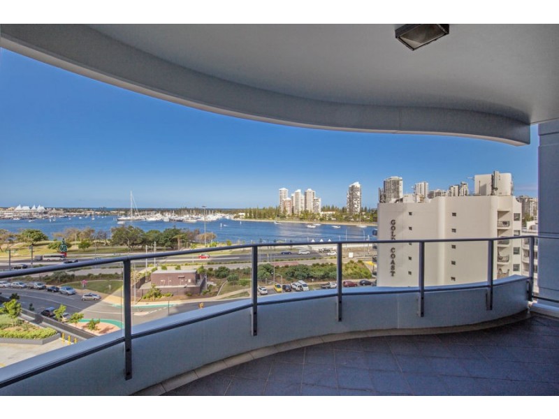 4 Como Crescent, Southport QLD 4215