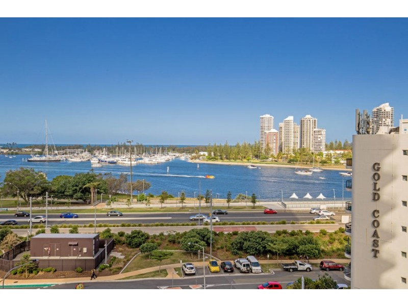 4 Como Crescent, Southport QLD 4215