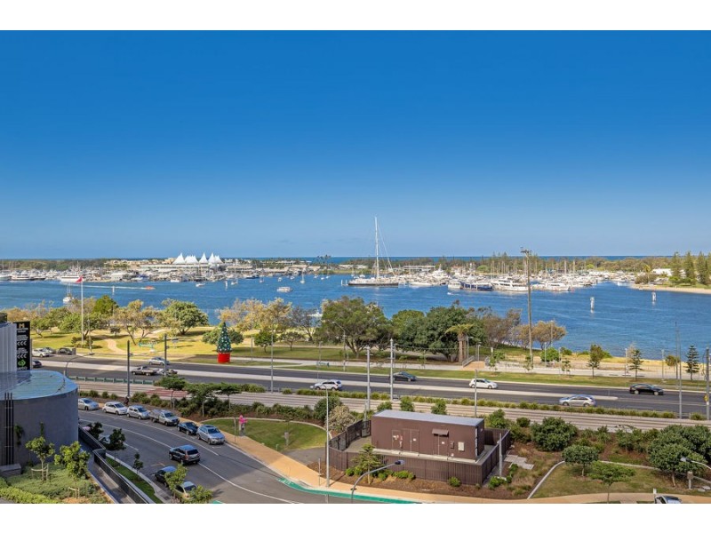 4 Como Crescent, Southport QLD 4215