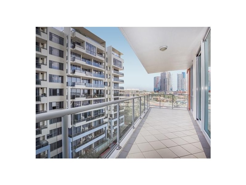 1 Como Crescent, Southport QLD 4215