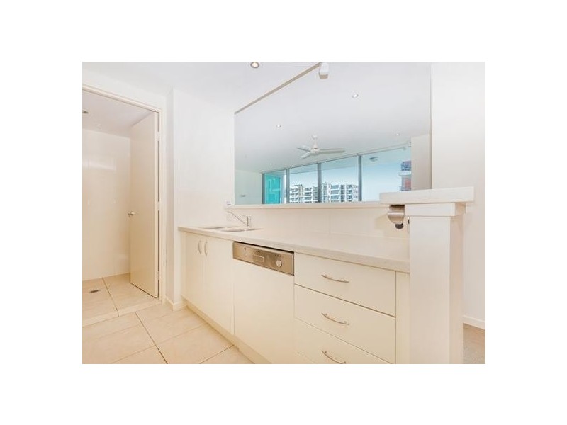 1 Como Crescent, Southport QLD 4215