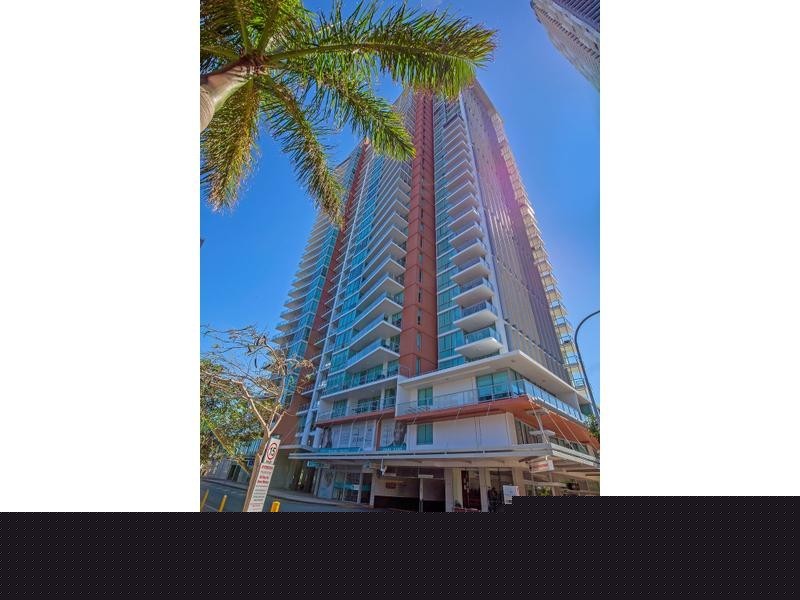 1 Como Crescent, Southport QLD 4215