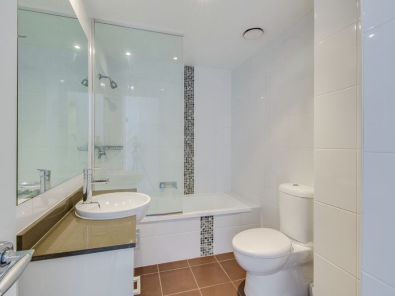 2 Aqua Street, Southport QLD 4215