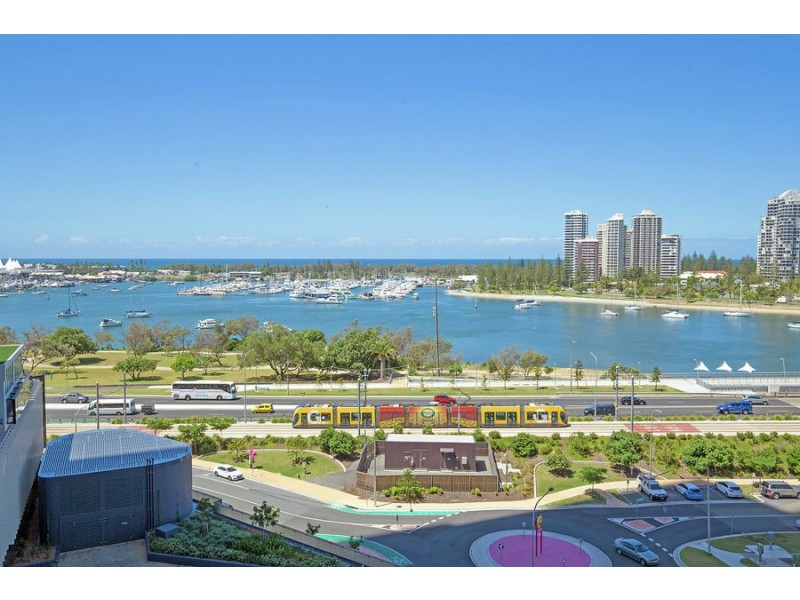 4 Como Crescent, Southport QLD 4215