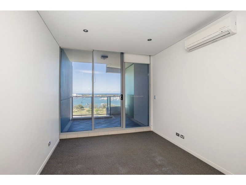 4 Como Crescent, Southport QLD 4215