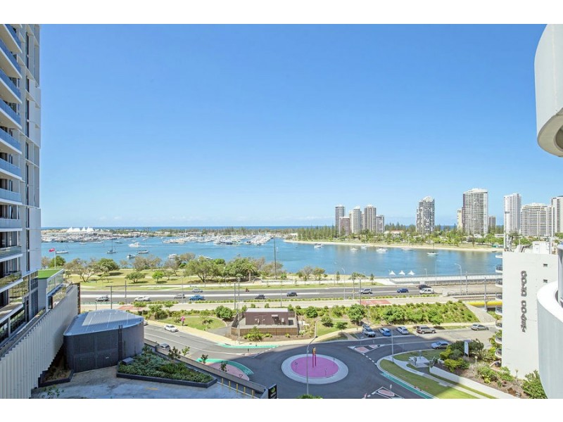 4 Como Crescent, Southport QLD 4215