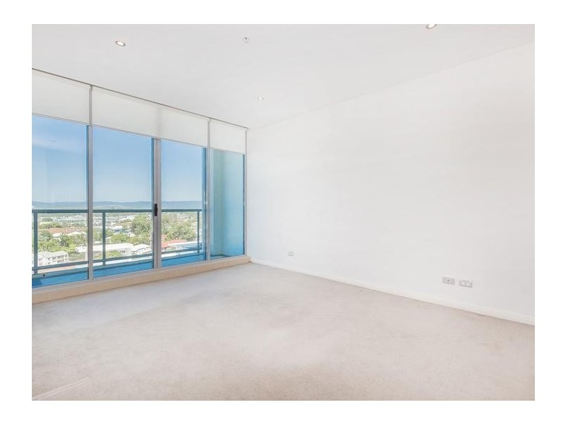 1 Como Crescent, Southport QLD 4215