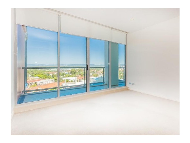 1 Como Crescent, Southport QLD 4215