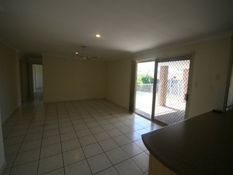 19 Greensborough Crescent, Parkwood QLD 4214