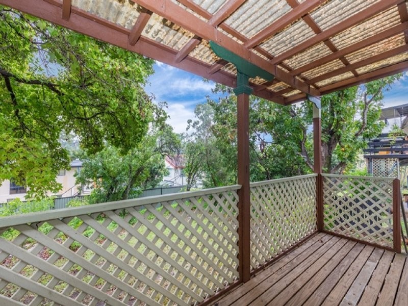 21 Kathleen Avenue, Southport QLD 4215