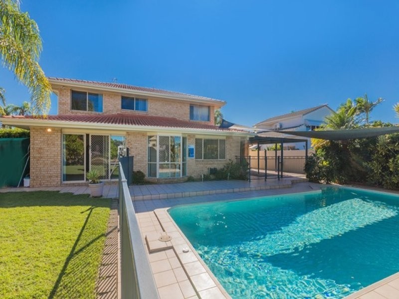 6 Salamander Court, Mermaid Waters QLD 4218