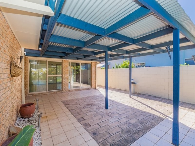 6 Salamander Court, Mermaid Waters QLD 4218