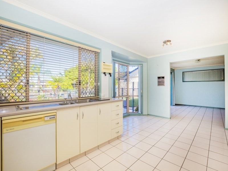 6 Salamander Court, Mermaid Waters QLD 4218