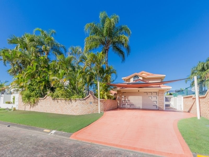 6 Salamander Court, Mermaid Waters QLD 4218