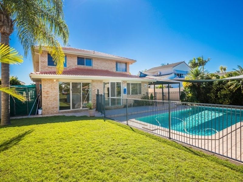 6 Salamander Court, Mermaid Waters QLD 4218
