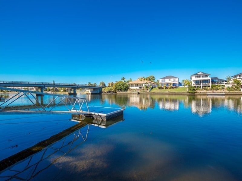 6 Salamander Court, Mermaid Waters QLD 4218
