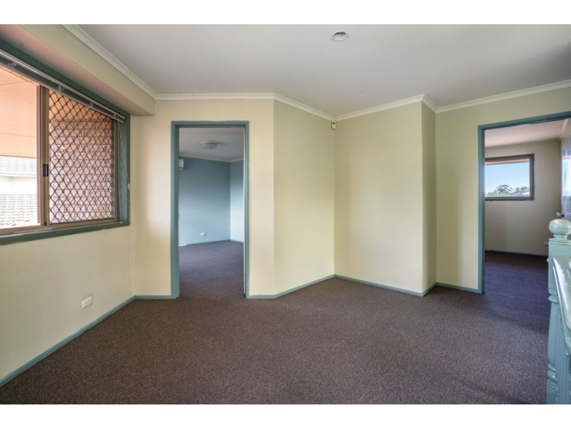 6 Salamander Court, Mermaid Waters QLD 4218