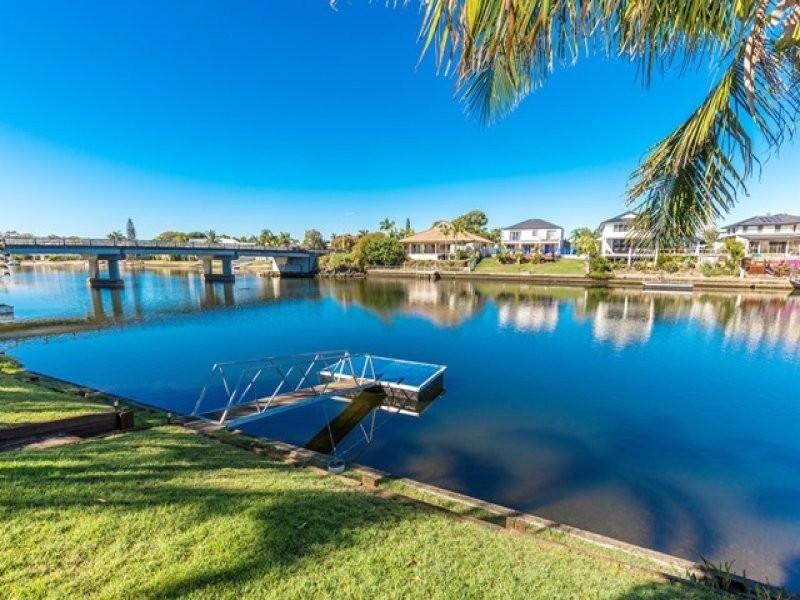 6 Salamander Court, Mermaid Waters QLD 4218