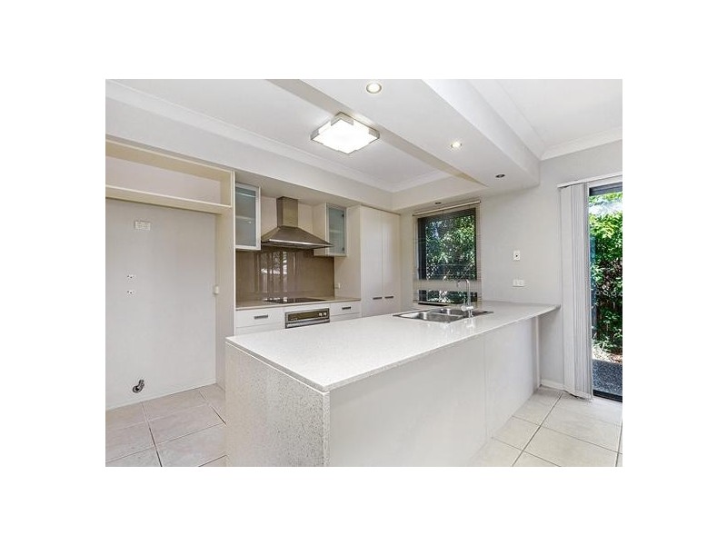 2/190 Queen Street, Southport QLD 4215