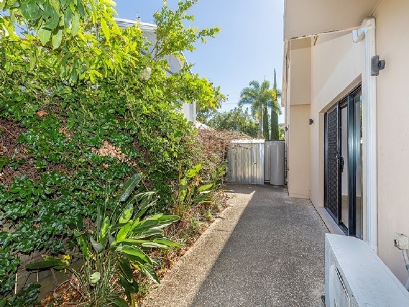 2/190 Queen Street, Southport QLD 4215