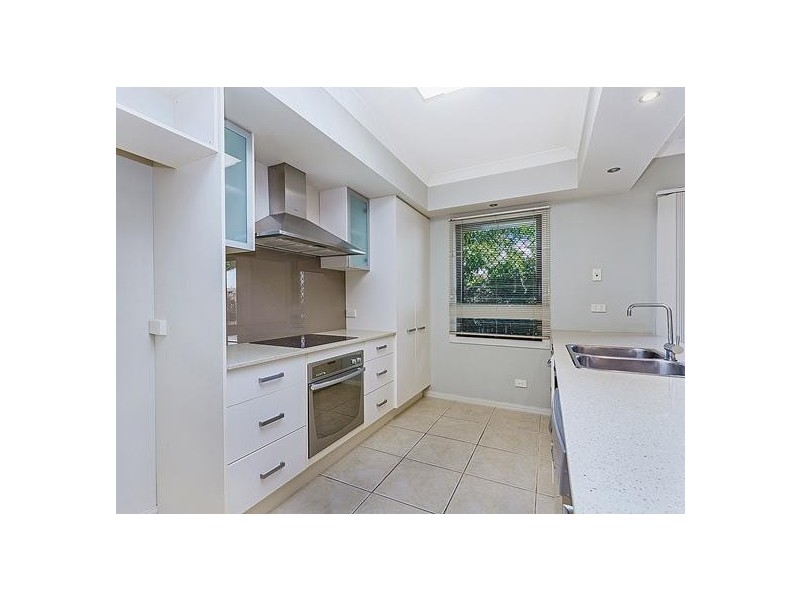 2/190 Queen Street, Southport QLD 4215