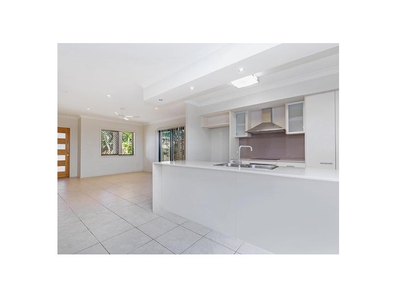 2/190 Queen Street, Southport QLD 4215