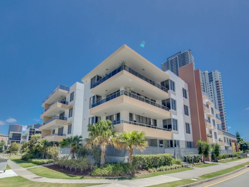 2/1 Aqua Street, Southport QLD 4215