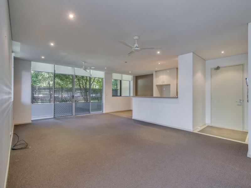 2/1 Aqua Street, Southport QLD 4215
