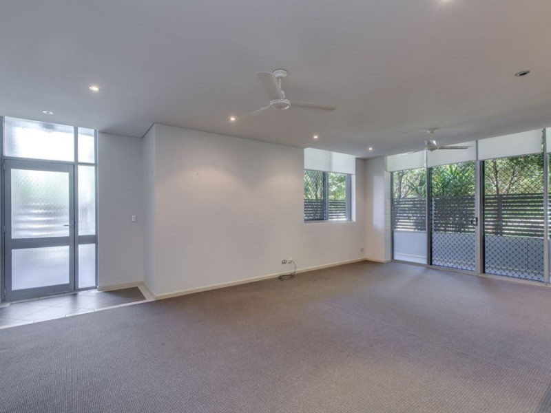 2/1 Aqua Street, Southport QLD 4215