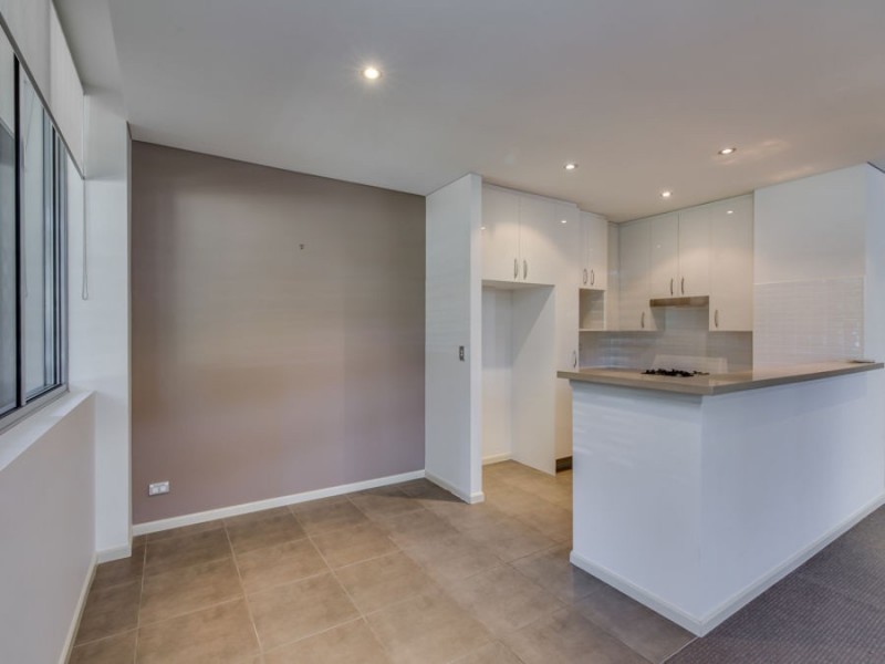2/1 Aqua Street, Southport QLD 4215