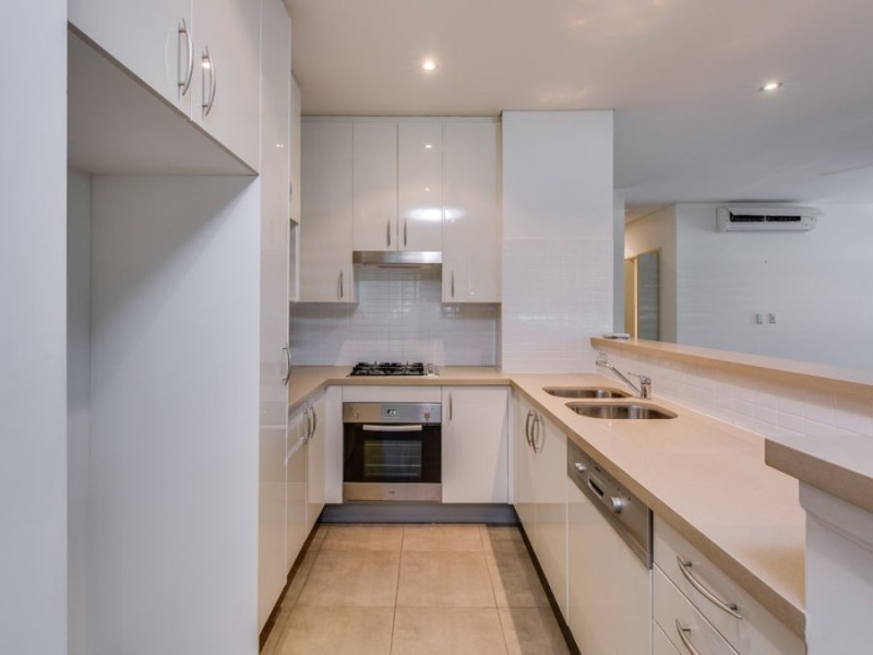 2/1 Aqua Street, Southport QLD 4215