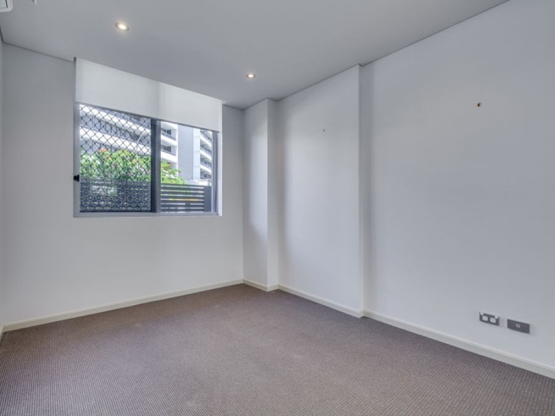 2/1 Aqua Street, Southport QLD 4215