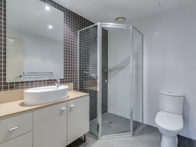 2/1 Aqua Street, Southport QLD 4215
