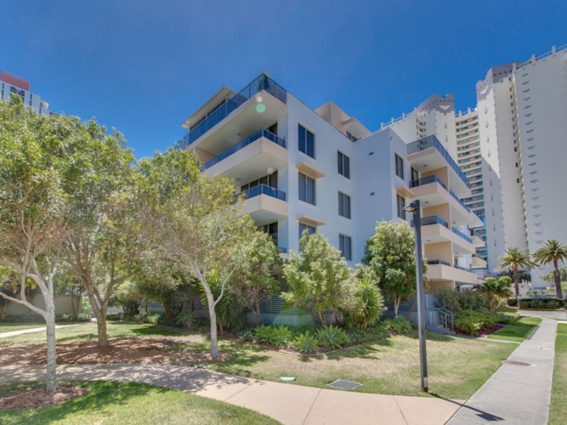 2/1 Aqua Street, Southport QLD 4215