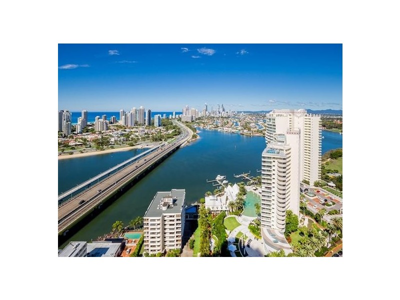 4 Como Crescent, Southport QLD 4215